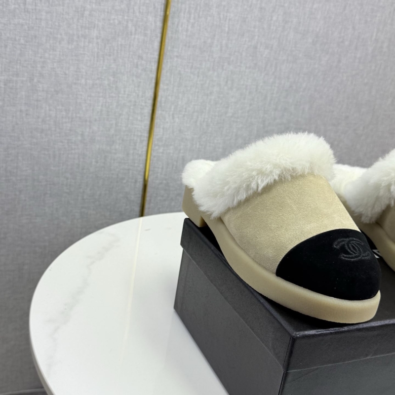 Ch**el slippers